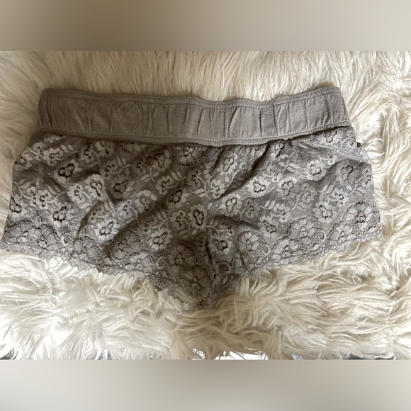 La Senza Lace Pyjama Shorts Size Small Womens US - Picture 2 of 3